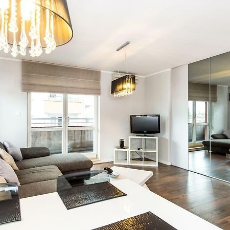 Super-Apartamenty Targi Poznanskie Exteriör bild