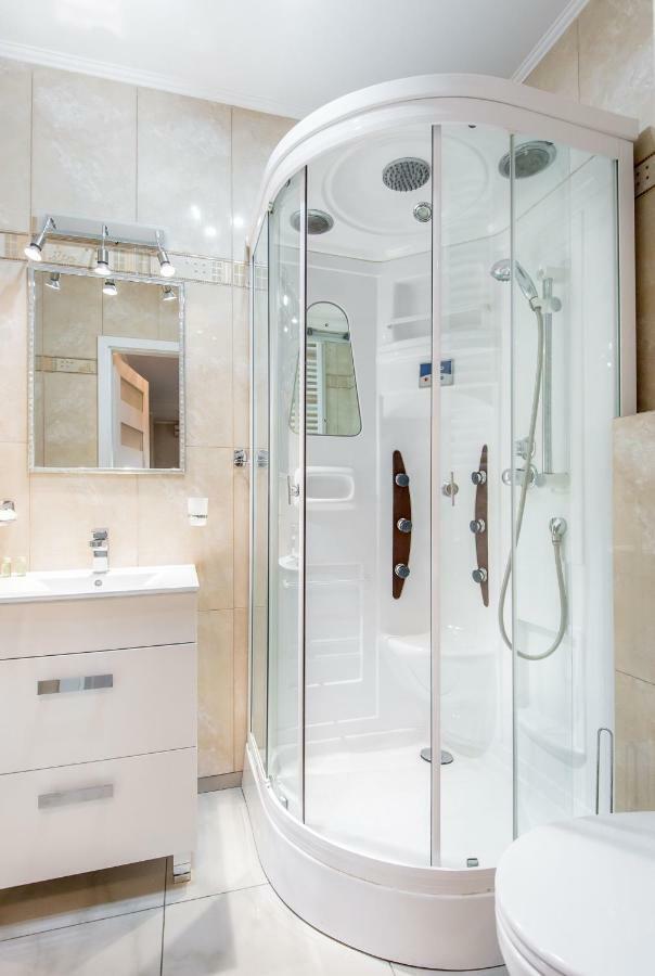 Super-Apartamenty Targi Poznanskie Exteriör bild