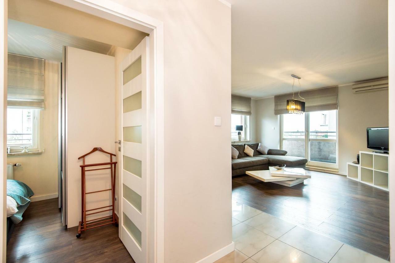 Super-Apartamenty Targi Poznanskie Exteriör bild