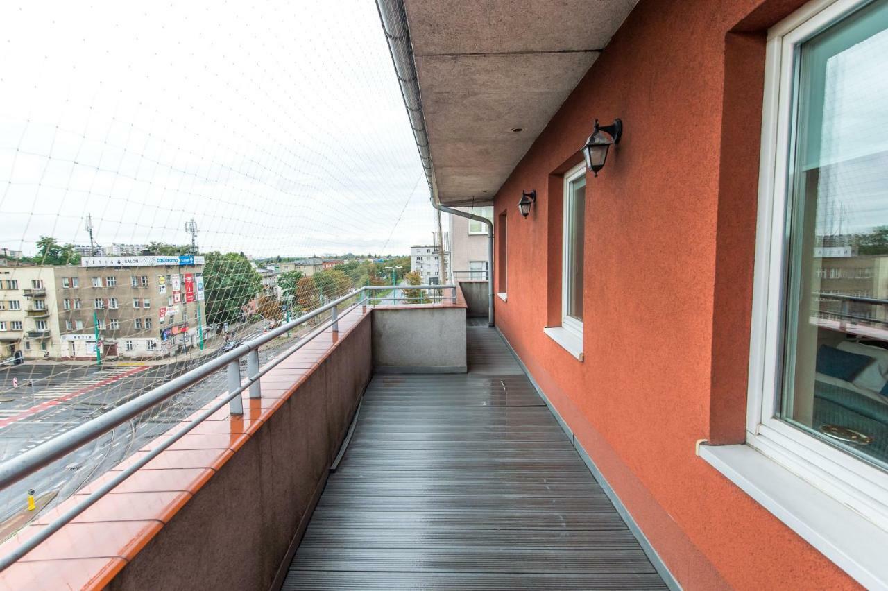 Super-Apartamenty Targi Poznanskie Exteriör bild