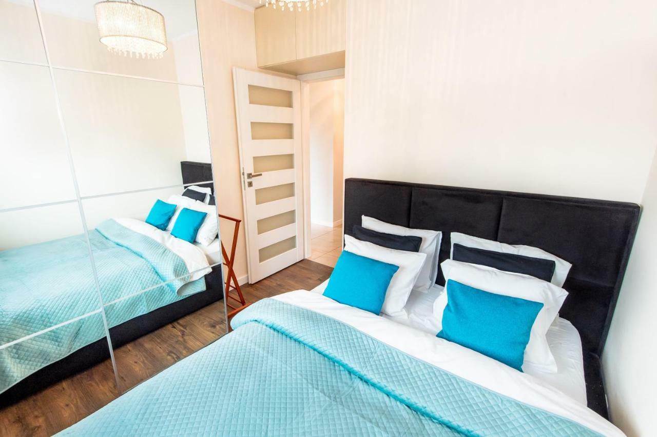 Super-Apartamenty Targi Poznanskie Exteriör bild