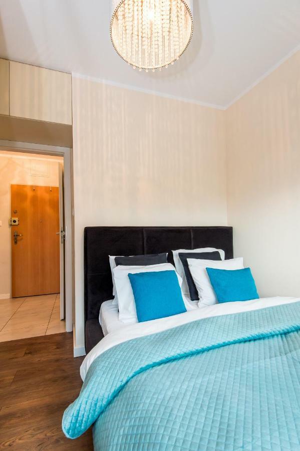 Super-Apartamenty Targi Poznanskie Exteriör bild